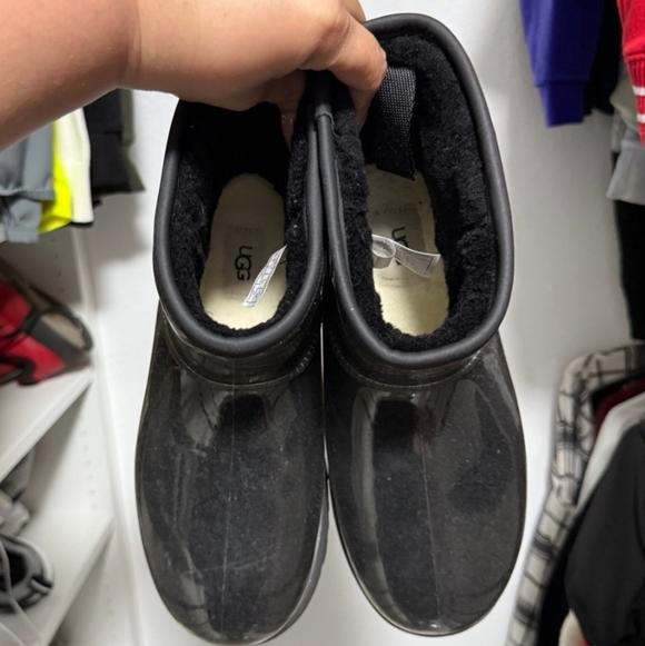 UGG Clear Mini Boots 8 Black Womens Winter Rain Snow Waterproof Boot Sz 8 Adults - Picture 3 of 4